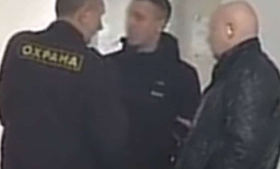 В елецкой поликлинике пьяный устроил дебош!