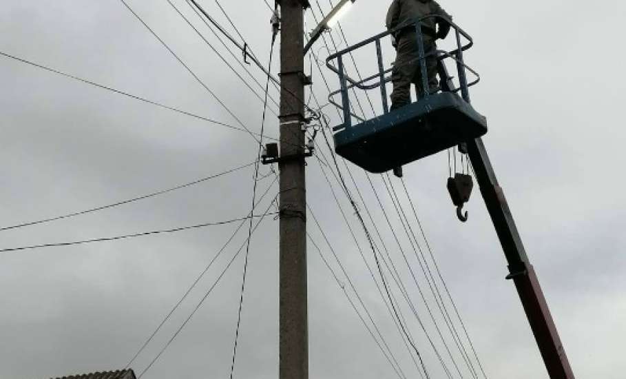 В Ельце продолжается восстановление уличного освещения