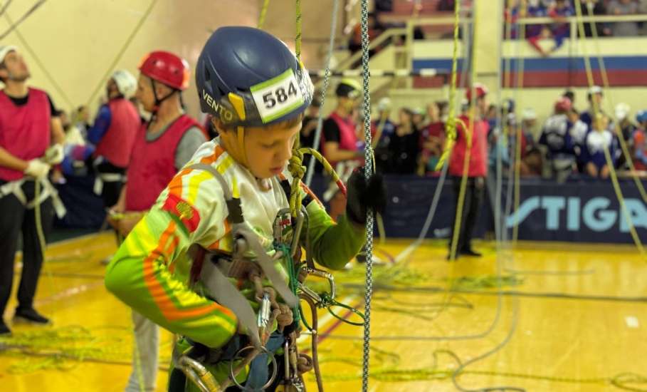 В Ельце прошли соревнования по спортивному туризму