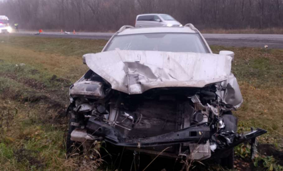 В Елецком районе в столкновении с КамАЗом пострадала пассажирка иномарки