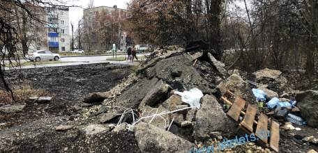 Подрядчик сбежал? А кто будет вывозить мусор со спортивной площадки?