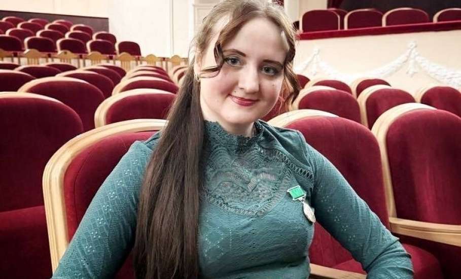 Артистка драмтеатра «Бенефис» Лидия Баженова стала номинантом литературной премии имени Сергея Есенина «Русь моя»