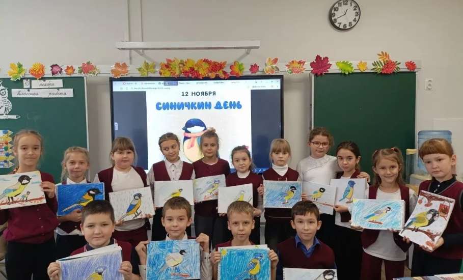Вчера детские сады и школы присоединились к празднику Синичкин день, отмечаемому ежегодно 12 ноября!