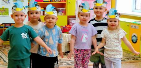 Вчера детские сады и школы присоединились к празднику Синичкин день, отмечаемому ежегодно 12 ноября!