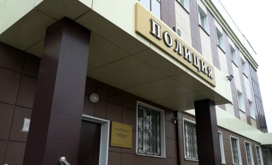 Ельчанка нашла телефон на детской площадке. Теперь её ждёт тюрьма!