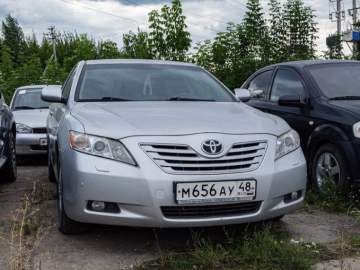 Правительство области продает сразу 23 служебные машины