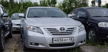 Правительство области продает сразу 23 служебные машины