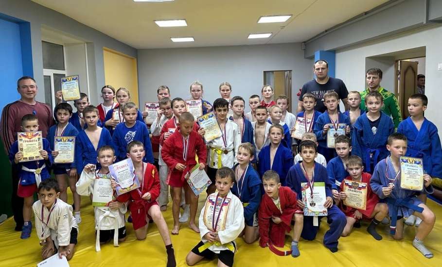ПЕРВЕНСТВО ШКОЛЫ ПО САМБО, ПОСВЯЩЕННОЕ ВСЕРОССИЙСКОМУ ДНЮ САМБО прошло в Ельце
