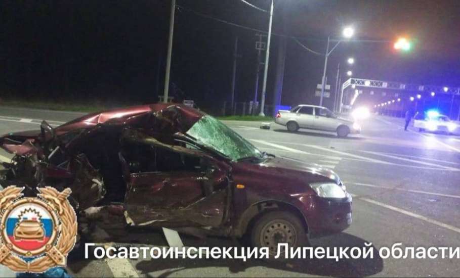 Полицейские Задонского района устанавливают обстоятельства смертельного ДТП!