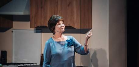 В Ельце состоялась премьера спектакля «Фиолетовые облака»