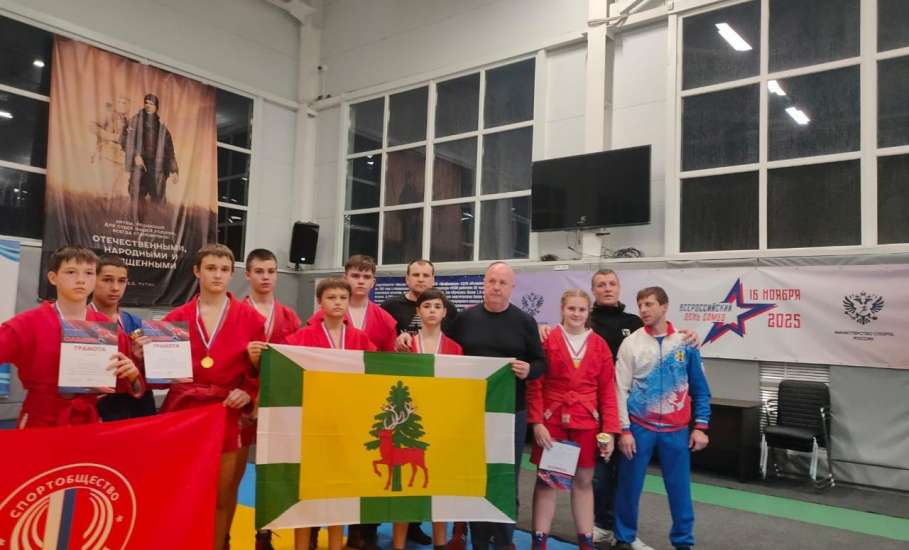 15 ноября во Дворце самбо в д. Хмелинец состоялись соревнования, посвящённые Дню самбо