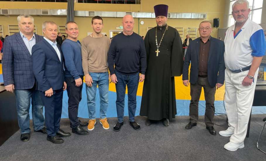 15 ноября во Дворце самбо в д. Хмелинец состоялись соревнования, посвящённые Дню самбо