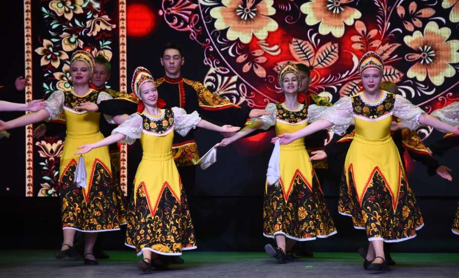 15 ноября в МБУК "ДК Железнодорожников" состоялся незабываемый юбилейный концерт ОХК «Задоринки»