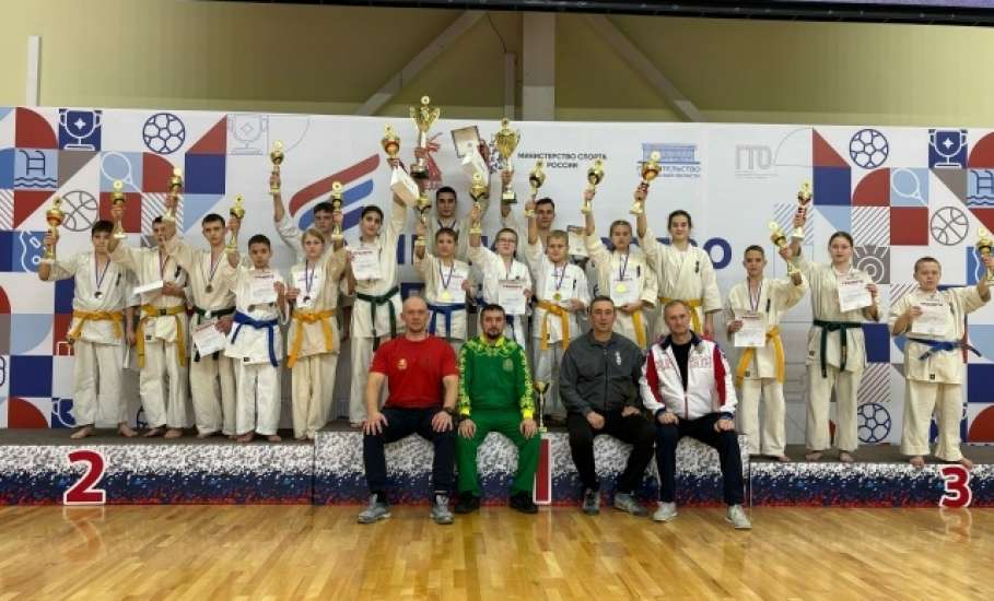 16 ноября в спортивно-тренировочном центре "Тамбов" в городе Тамбове состоялись Чемпионат и Первенство Центрального федерального округа по киокусинкай