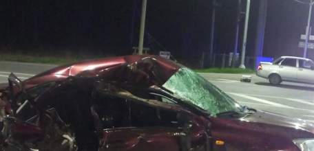 В Задонском районе в столкновении с КамАЗом пострадали водитель и пассажир «Гранты», еще один пассажир – погиб