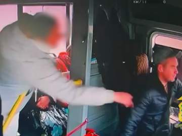 Набросившуюся на водителя автобуса ельчанку оштрафовали на 5000 рублей!