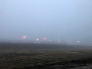 МЧС России: в ближайшие 2-4 часа с сохранением в течение дня ожидается усиление южного ветра порывами до 17 м/с!