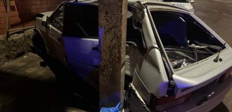 В Ельце в ДТП пострадал водитель врезавшегося в столб ВАЗа
