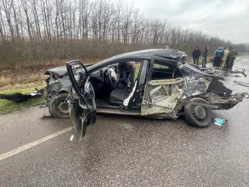 В Липецком районе в столкновении с большегрузом пострадала женщина – водитель иномарки!