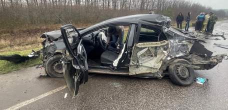 В Липецком районе в столкновении с большегрузом пострадала женщина – водитель иномарки!