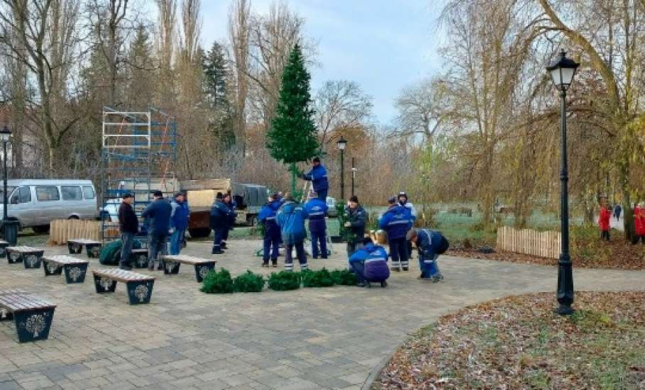 Подготовка к Новогодним праздникам в Ельце продолжается!