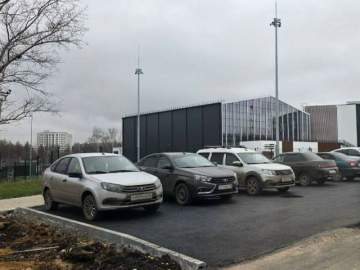 Сегодня в Ельце завершилось асфальтирование второй парковки у Дворца спорта Петрова