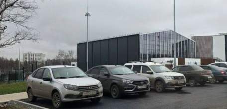 Сегодня в Ельце завершилось асфальтирование второй парковки у Дворца спорта Петрова