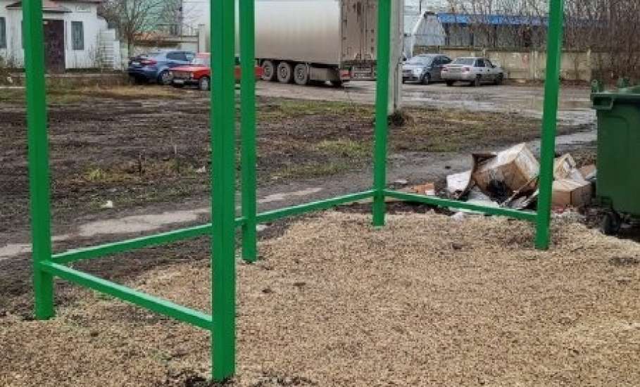 В Ельце появились новые контейнерные площадки