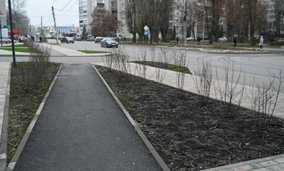 У ДК Железнодорожников в Засосне наконец облагородили остановку общественного транспорта!