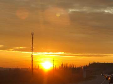 Солнце выбросило гигантский протуберанец, в 80 раз превышающий размер Земли!