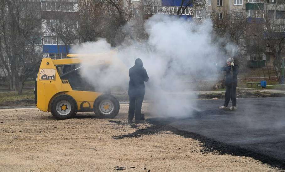 На улице Кротевича сегодня кипела работа в прямом смысле этого слова!