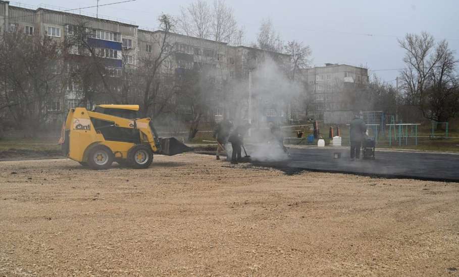 На улице Кротевича сегодня кипела работа в прямом смысле этого слова!