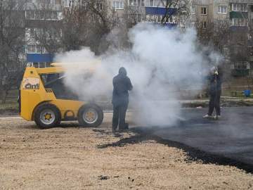 На улице Кротевича сегодня кипела работа в прямом смысле этого слова!