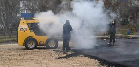 На улице Кротевича сегодня кипела работа в прямом смысле этого слова!