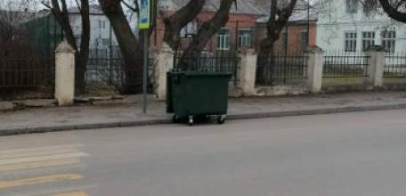На улице 9 Декабря меняется способ утилизации отходов – с бестарного на контейнерный!