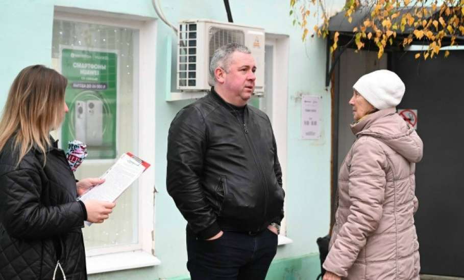 На улице Мира изменился способ сбора отходов: вместо бестарного теперь используется контейнерный!