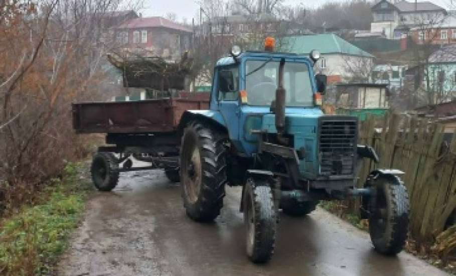 В Ельце продолжают наводить порядок на кладбище и улицах