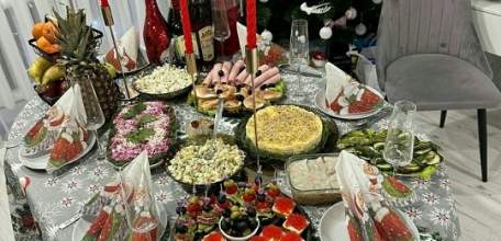 В 10 000 ₽ обойдется новогодний стол на семью из четырех человек!