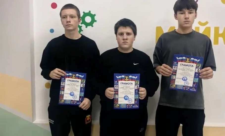 21 ноября 2025 года на базе МАОУ ДО ДЮЦ им Б.Г. Лесюка, УК №4 прошли соревнования по настольному теннису