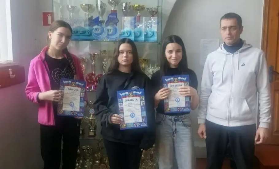 21 ноября 2025 года на базе МАОУ ДО ДЮЦ им Б.Г. Лесюка, УК №4 прошли соревнования по настольному теннису