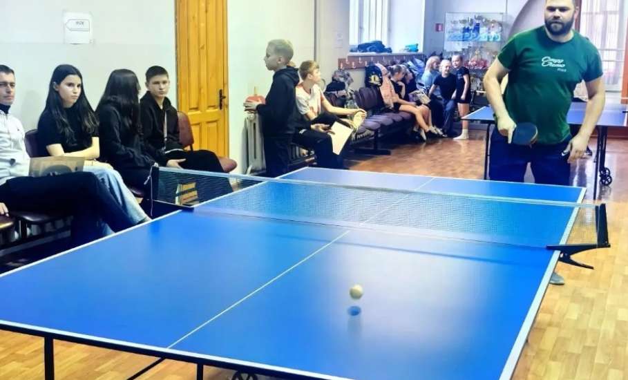 21 ноября 2025 года на базе МАОУ ДО ДЮЦ им Б.Г. Лесюка, УК №4 прошли соревнования по настольному теннису