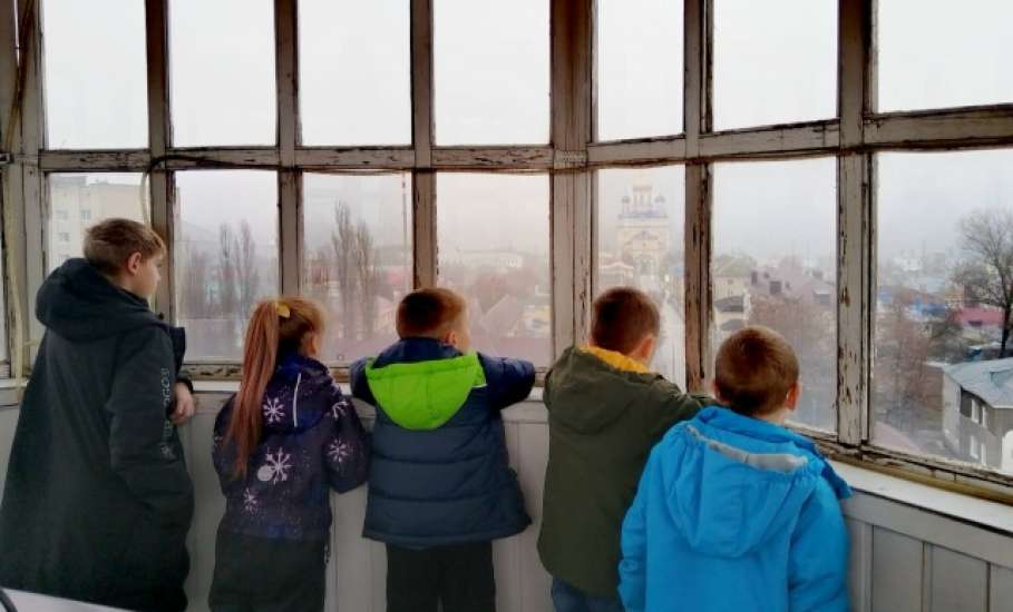 Воспитанники детсада №34 совершили экскурсию на пожарную каланчу Ельца