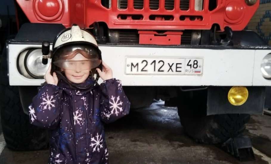 Воспитанники детсада №34 совершили экскурсию на пожарную каланчу Ельца