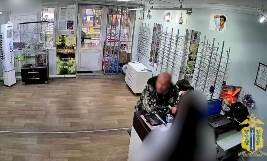 Полицейские уличили тамбовчанина в продаже ельчанке подделки под видом оригинального айфона