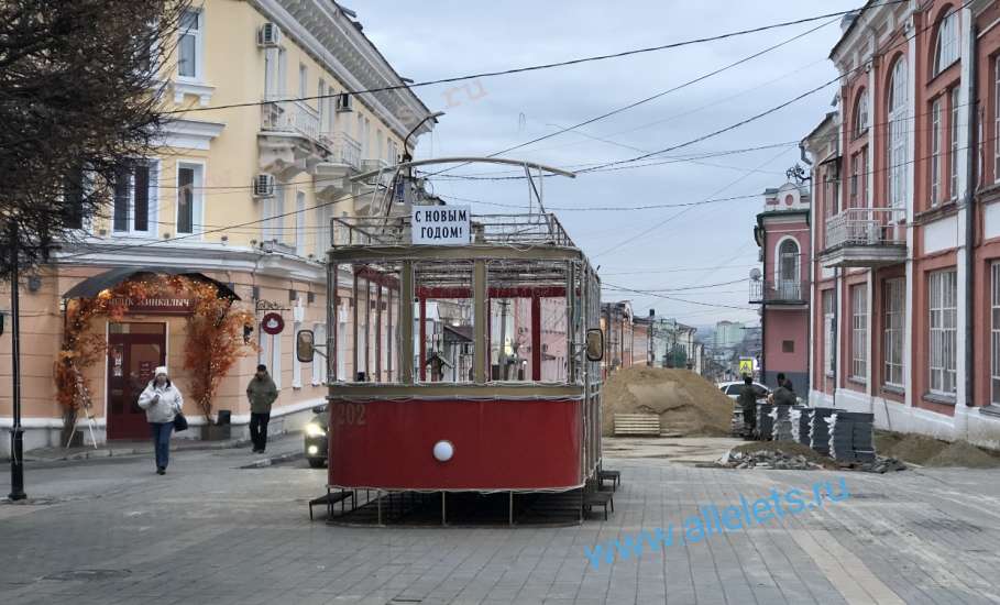 В Елец снова приехал новогодний трамвай!
