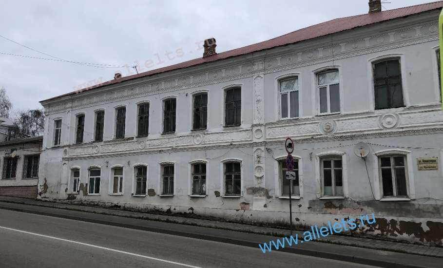 В Ельце пока ещё сохранились даже дома со старой лепниной на фасаде!