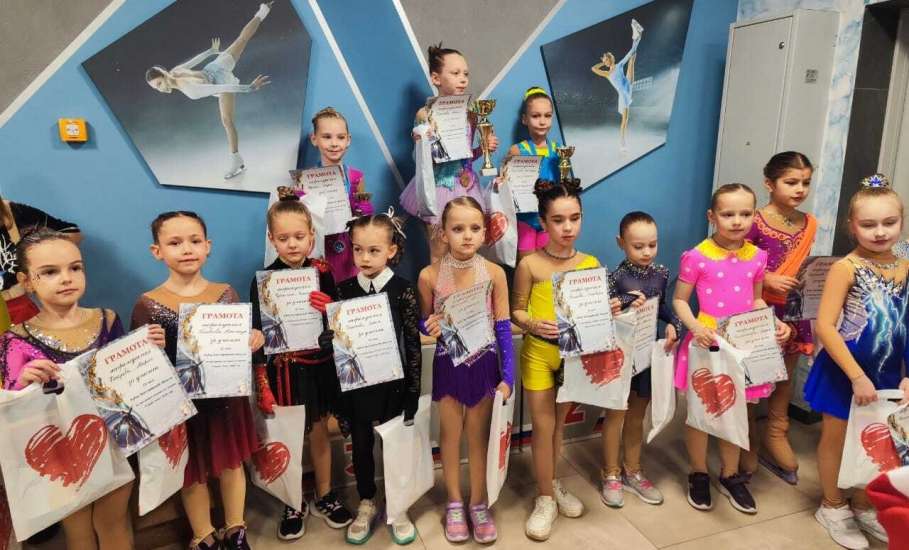 Елецкие фигуристы - на пьедестале почёта!