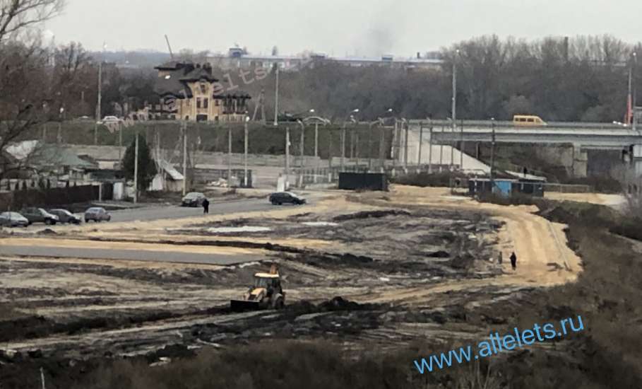 Елец преображается! Вчера снова начали благоустраивать набережную реки Сосны!