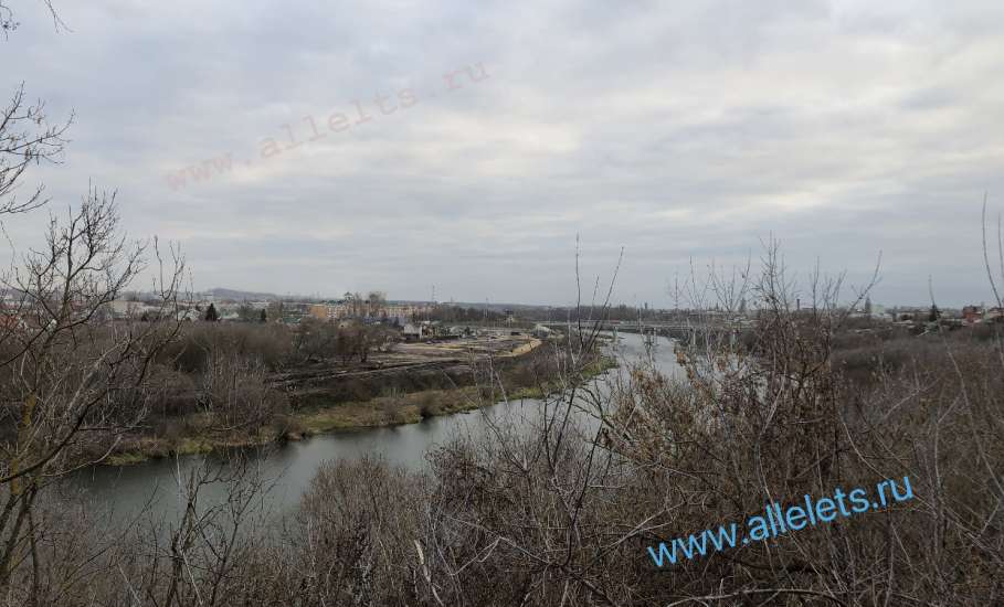 Елец преображается! Вчера снова начали благоустраивать набережную реки Сосны!