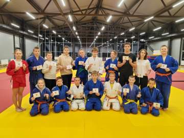 25 ноября во Дворце спорта имени Александра Петрова состоялось вручение спортсменам МБУ ДОСШ «Спартак» зачетных квалификационных книжек и значков